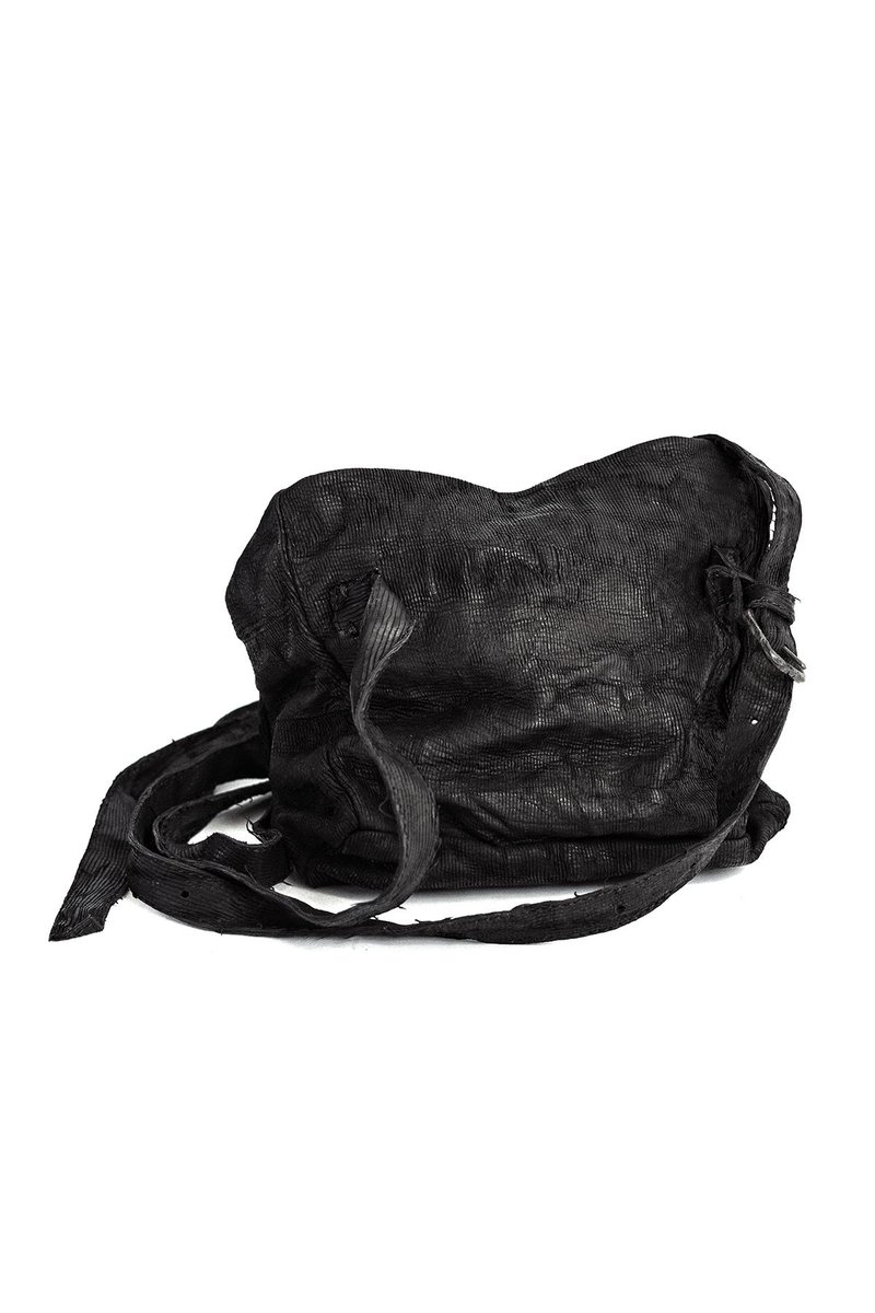 Кожаная сумочка с регулируемой лямкой
