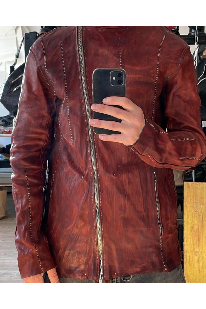 Ассиметричная куртка из натуральной кожи